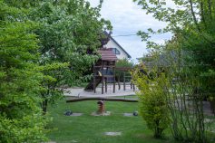 Spielbereich-im-Garten